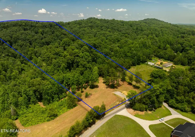 Photo 1 of Sale Pending at 1331 Mccammon Rd, Knoxville, TN 37920 | MLS# 1347161 | Listing updated on 2026-09-15