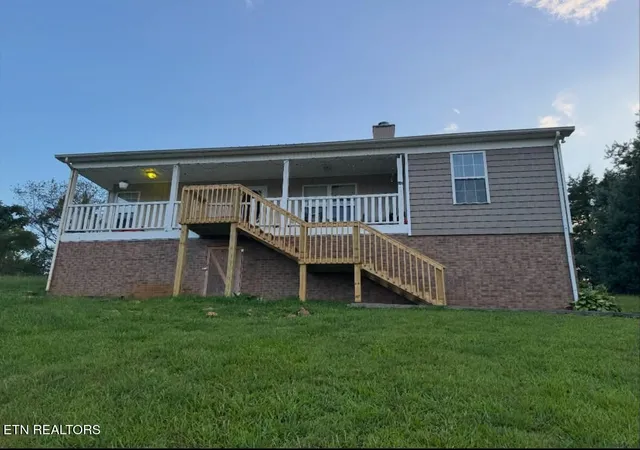 Homes for sale in Speedwell, TN | 207 Brantley Acres Rd, Speedwell, TN 37870 | MLS# 1347178