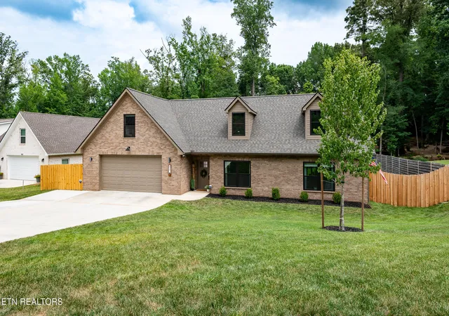 Homes for sale in Loudon, TN | 406 Robinson Tr, Loudon, TN 37774 | MLS# 1347277