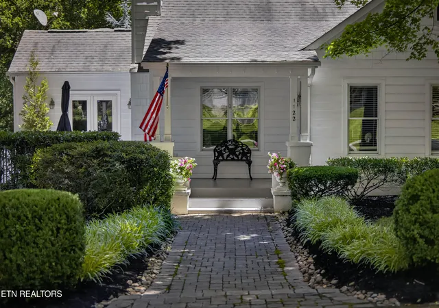 Photo 3 of Sale Pending at 1122 Craig Rd, Knoxville, TN 37919 | MLS# 1347579 | Listing updated on 2026-08-31