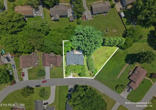 Homes for sale in Knoxville, TN | 1544 Fox Meadow Cir, Knoxville, TN 37923 | MLS# 1347283
