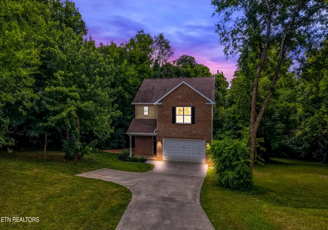 Photo 1 of Single family home for sale at 327 Brown School Rd, Maryville, TN 37804 | MLS# 1347957 | Listing updated on 2026-07-26