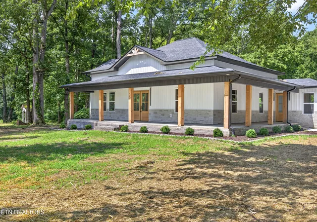 Homes for sale in Cookeville, TN | 909 Hawkins Crawford Rd, Cookeville, TN 38501 | MLS# 1347454