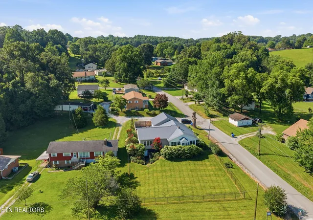 Homes for sale in Rockwood, TN | 800 N Kingston Ave, Rockwood, TN 37854 | MLS# 1347255