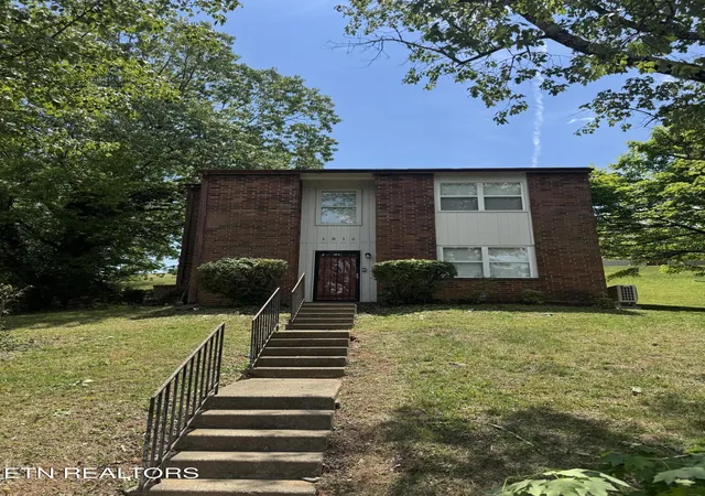 Photo 1 of Single family home for sale at 1812 Rosedale Ave, Knoxville, TN 37915 | MLS# 1347338 | Listing updated on 2026-09-01