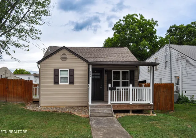 Homes for sale in Greeneville, TN | 822 Carson St, Greeneville, TN 37743 | MLS# 1347201
