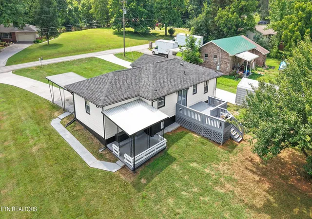 Photo 3 of Single family home for sale at 2329 Skyview Dr, Maryville, TN 37803 | MLS# 1347321 | Listing updated on 2026-09-09