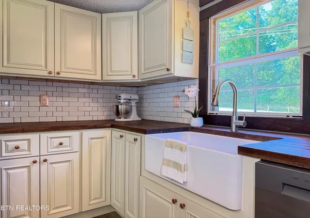 Homes for sale in Jamestown, TN | 418 N Norris St, Jamestown, TN 38556 | MLS# 1347322