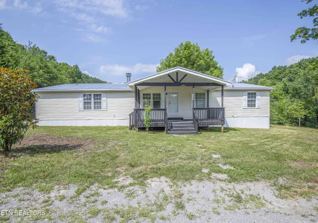 Homes for sale in Tazewell, TN | 1587 Lower Caney Valley Rd, Tazewell, TN 37879 | MLS# 1347237
