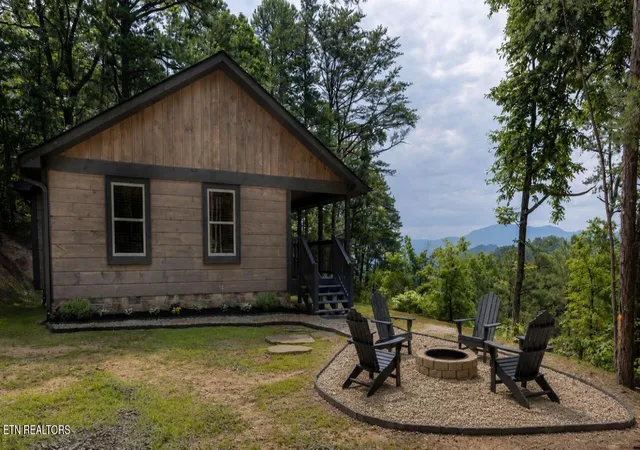 Homes for sale in Sevierville, TN | 1936 Seagle Hollow Rd, Sevierville, TN 37876 | MLS# 1347422