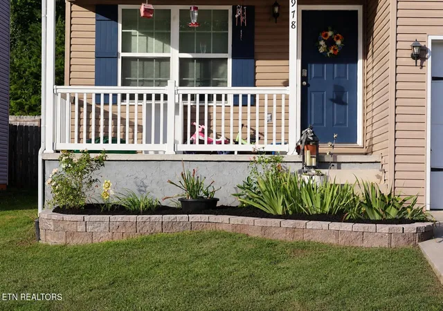 Photo 2 of Sale Pending at 978 Norwood Village Ln, Maryville, TN 37801 | MLS# 1347225 | Listing updated on 2026-09-08