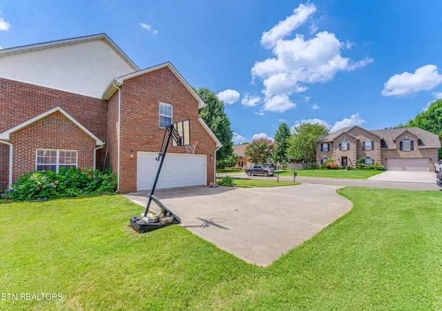 Homes for sale in Knoxville, TN | 7648 Saddlebrooke Dr, Knoxville, TN 37938 | MLS# 1347373