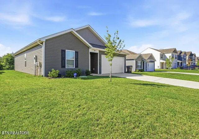 3rd image of 6838 Tall Shadow Ln, Knoxville, TN 37938 | MLS# 1347853
