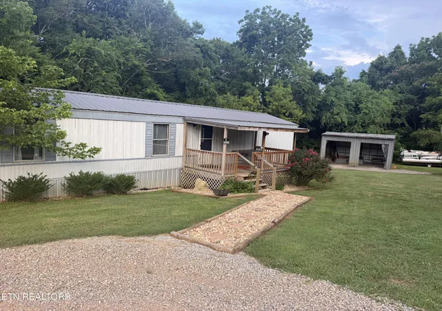 Homes for sale in Louisville, TN | 2839 W Old Topside Rd, Louisville, TN 37777 | MLS# 1347260