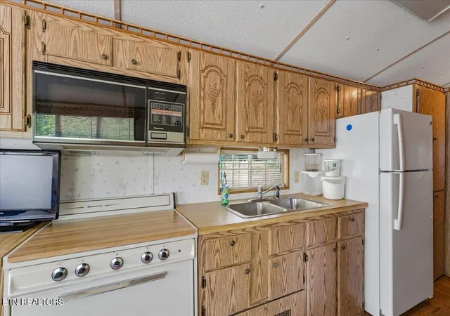 Photo 4 of Single family home for sale at 8450 Highway 73 #176 & 1, Townsend, TN 37882 | MLS# 1347240 | Listing updated on 2026-07-27