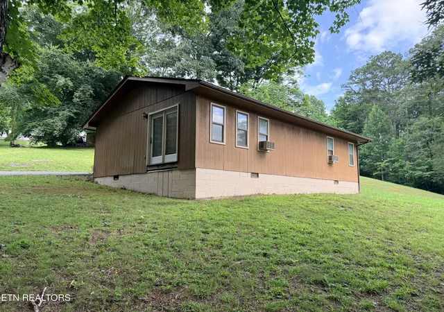 Homes for sale in New Tazewell, TN | 445 Deer Trail Cir, New Tazewell, TN 37825 | MLS# 1347348