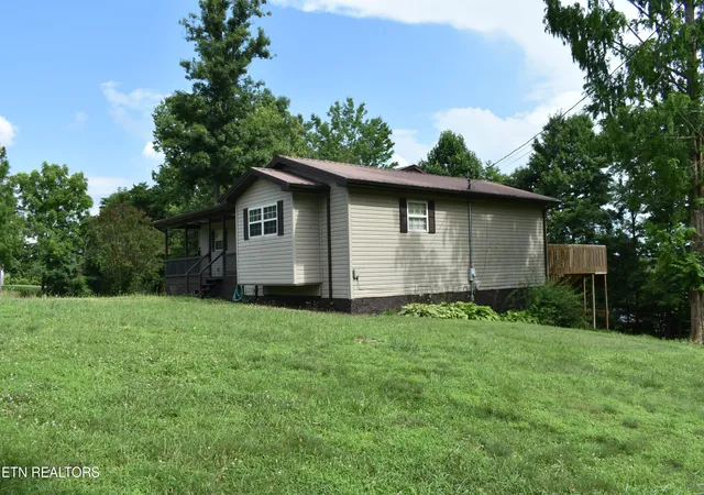 Homes for sale in Tazewell, TN | 227 Southern Ln, Tazewell, TN 37879 | MLS# 1347250
