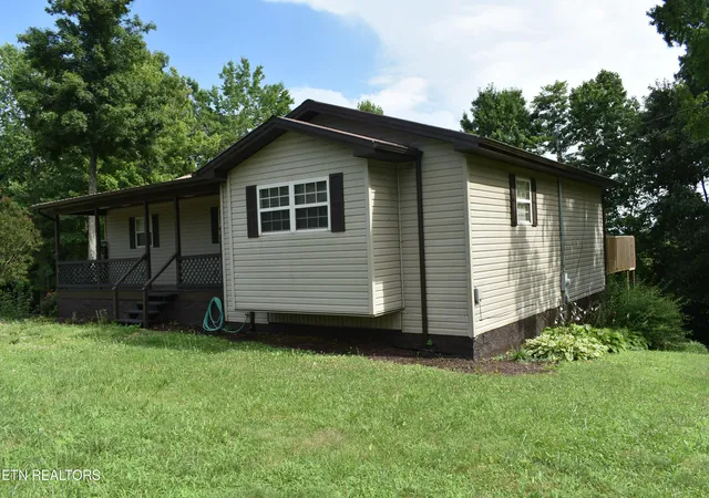 Homes for sale in Tazewell, TN | 227 Southern Ln, Tazewell, TN 37879 | MLS# 1347250