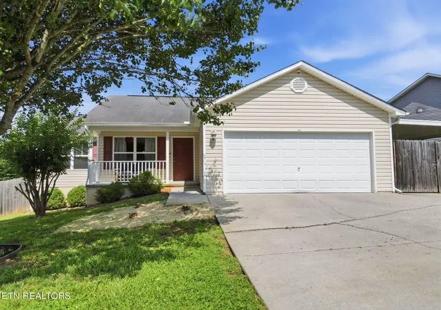 Homes for sale in Knoxville, TN | 1245 Quiet Brook Ln, Knoxville, TN 37914 | MLS# 1347471
