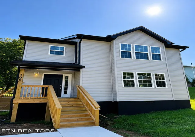 Single family home for sale at 105 Pelham Rd, Knoxville, TN 37914 | MLS# 1347274