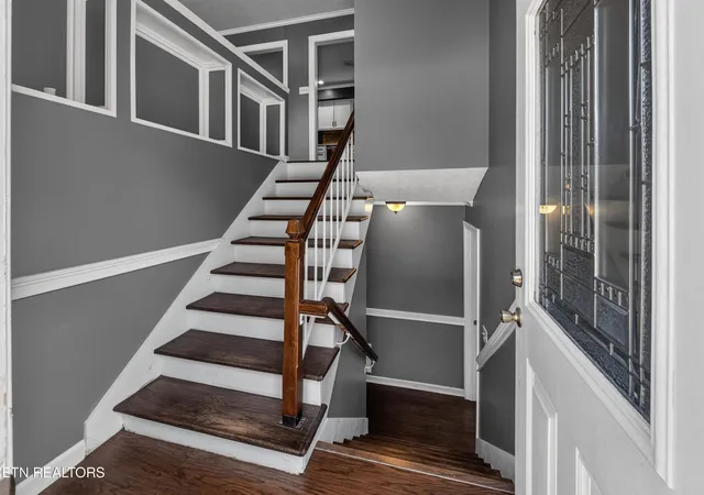 Photo 3 of Sale Pending at 10004 Branchview Dr, Knoxville, TN 37932 | MLS# 1347353 | Listing updated on 2026-08-28