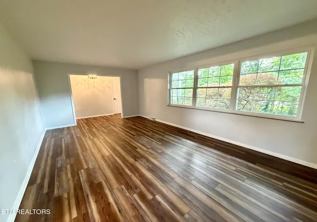 Photo 3 of Single family home for sale at 6612 Hummer Ln, Knoxville, TN 37912 | MLS# 1347323 | Listing updated on 2026-07-07
