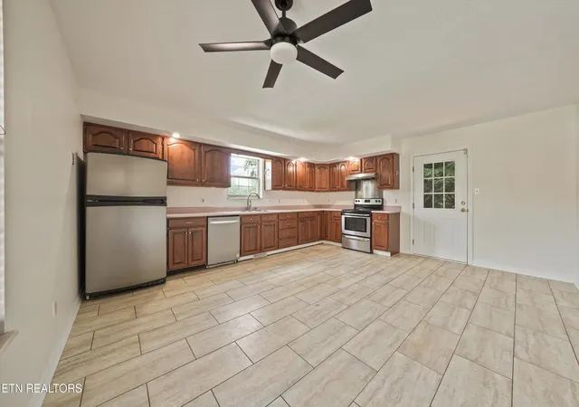 Homes for sale in Knoxville, TN | 4444 Saint Lucia Ln, Knoxville, TN 37921 | MLS# 1347343
