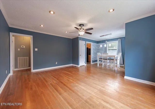 Photo 2 of Single family home for sale at 2104 N Park Blvd, Knoxville, TN 37917 | MLS# 1347667 | Listing updated on 2026-10-22
