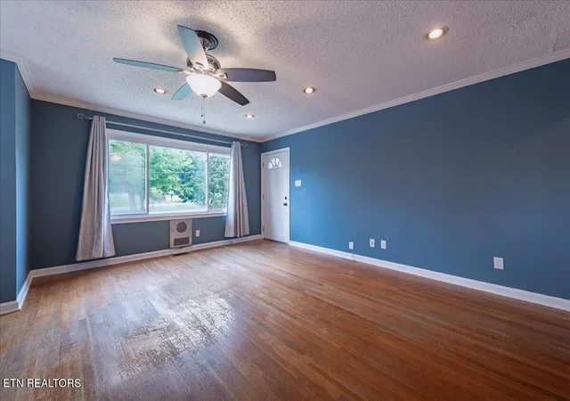 Photo 4 of Single family home for sale at 2104 N Park Blvd, Knoxville, TN 37917 | MLS# 1347667 | Listing updated on 2026-10-22