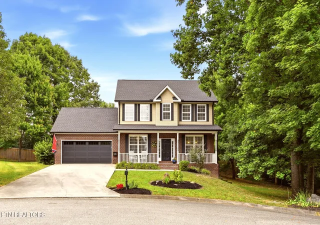 Homes for sale in Knoxville, TN | 1866 Silver Cloud Ln, Knoxville, TN 37909 | MLS# 1347329