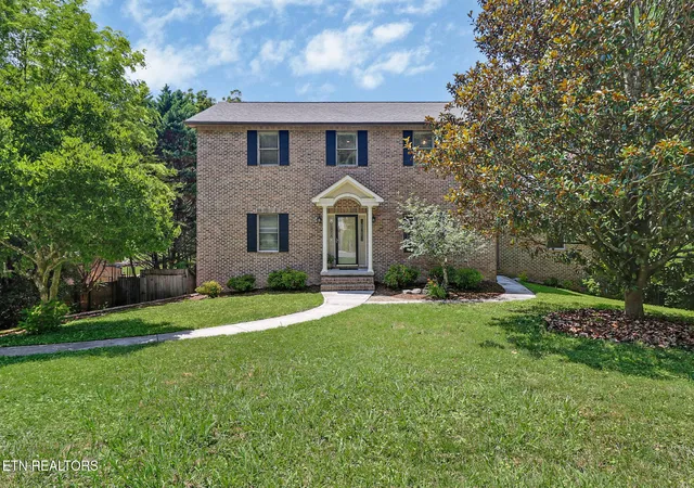 Homes for sale in Oak Ridge, TN | 107 Chestnut Hill Rd, Oak Ridge, TN 37830 | MLS# 1347368