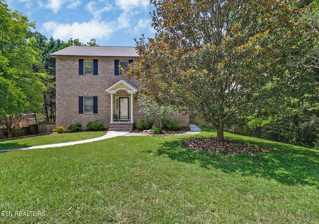 Homes for sale in Oak Ridge, TN | 107 Chestnut Hill Rd, Oak Ridge, TN 37830 | MLS# 1347368