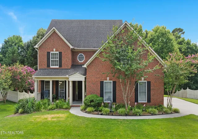 Homes for sale in Knoxville, TN | 10422 Meadow Ridges Ln, Knoxville, TN 37922 | MLS# 1347781