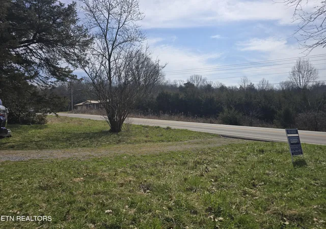 Homes for sale in Tazewell, TN | 404 Cedar Fork Rd, Tazewell, TN 37879 | MLS# 1347452