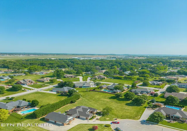 Homes for sale in Alcoa, TN | 1652 Saint Ives Blvd, Alcoa, TN 37701 | MLS# 1347333