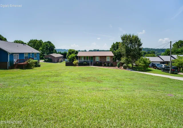 Homes for sale in Louisville, TN | 1807 Oakmont Cir, Louisville, TN 37777 | MLS# 1347330