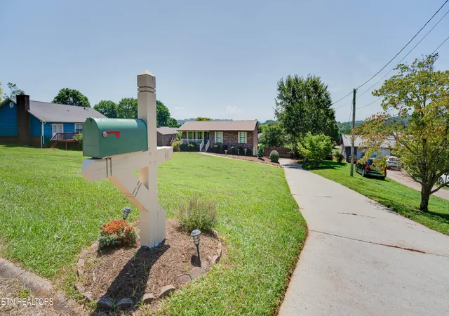 Homes for sale in Louisville, TN | 1807 Oakmont Cir, Louisville, TN 37777 | MLS# 1347330