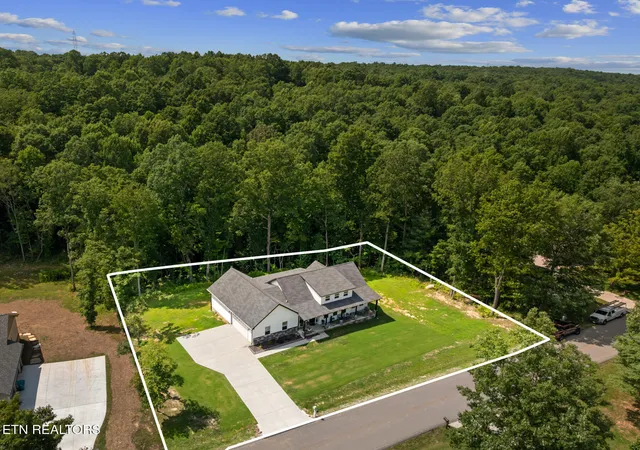 Photo 3 of Sale Pending at 1068 Cumberland View Dr, Crossville, TN 38571 | MLS# 1348025 | Listing updated on 2026-08-23
