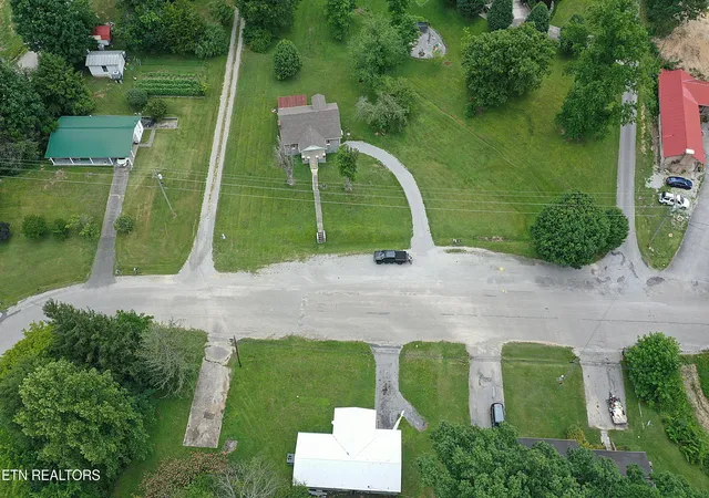 2nd image of 231 Galloway Dr, Helenwood, TN 37755 | MLS# 1347767