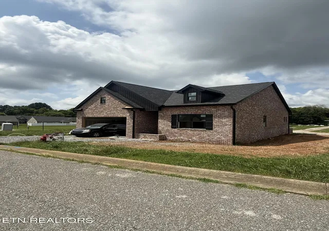 Homes for sale in Seymour, TN | 102 Van Gilder Wy, Seymour, TN 37865 | MLS# 1347436