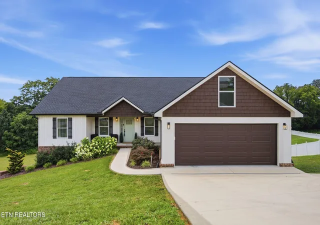 Homes for sale in Seymour, TN | 2046 Kings View Loop, Seymour, TN 37865 | MLS# 1347574