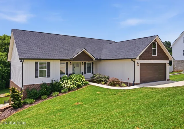 Homes for sale in Seymour, TN | 2046 Kings View Loop, Seymour, TN 37865 | MLS# 1347574