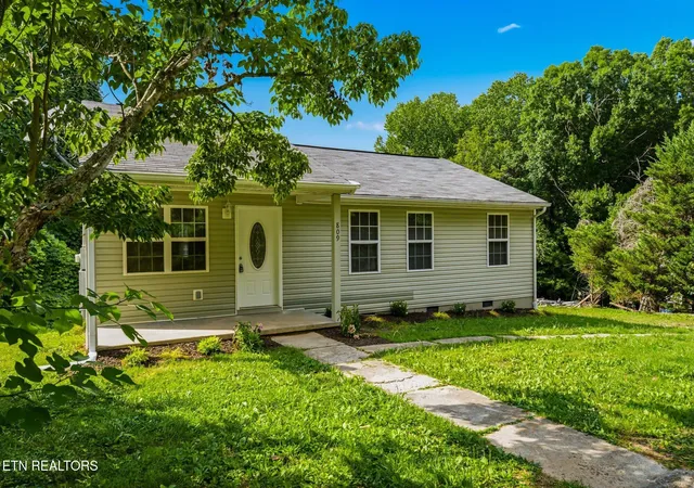 3rd image of 809 Valley Dr, Knoxville, TN 37920 | MLS# 1347596