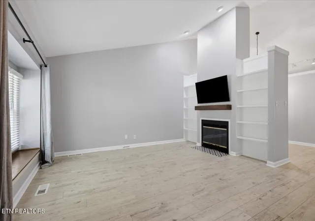 Photo 3 of Condo for sale at 1120 Harrogate Dr, Knoxville, TN 37923 | MLS# 1347542 | Listing updated on 2026-08-18