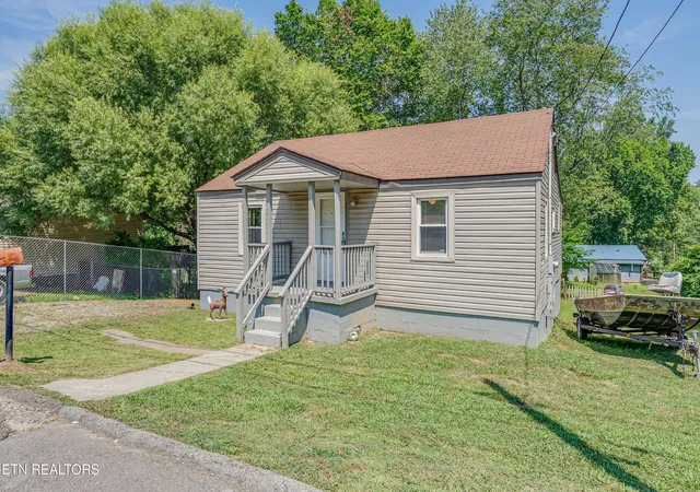 Photo 1 of Single family home for sale at 1013 E Drive, Knoxville, TN 37920 | MLS# 1347382 | Listing updated on 2026-07-08