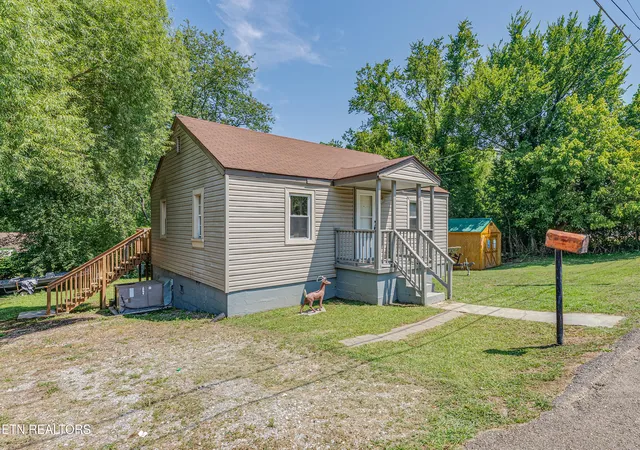 Photo 2 of Single family home for sale at 1013 E Drive, Knoxville, TN 37920 | MLS# 1347382 | Listing updated on 2026-07-08