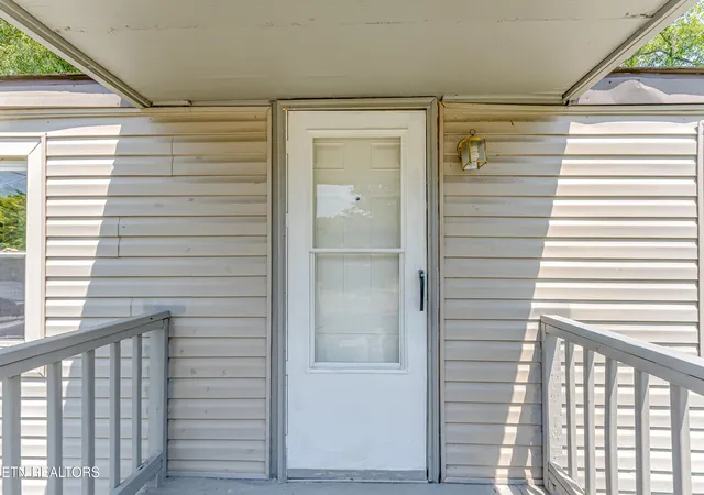 Photo 3 of Single family home for sale at 1013 E Drive, Knoxville, TN 37920 | MLS# 1347382 | Listing updated on 2026-07-08
