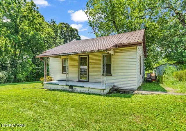 Photo 4 of Single family home for sale at 5823 3rd Lane, Knoxville, TN 37912 | MLS# 1347383 | Listing updated on 2026-09-05