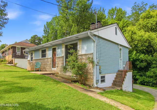 Homes for sale in Knoxville, TN | 5707 Cilla Rd, Knoxville, TN 37920 | MLS# 1347682