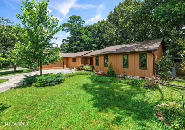Homes for sale in Knoxville, TN | 612 Laurel Valley Rd, Knoxville, TN 37934 | MLS# 1347441